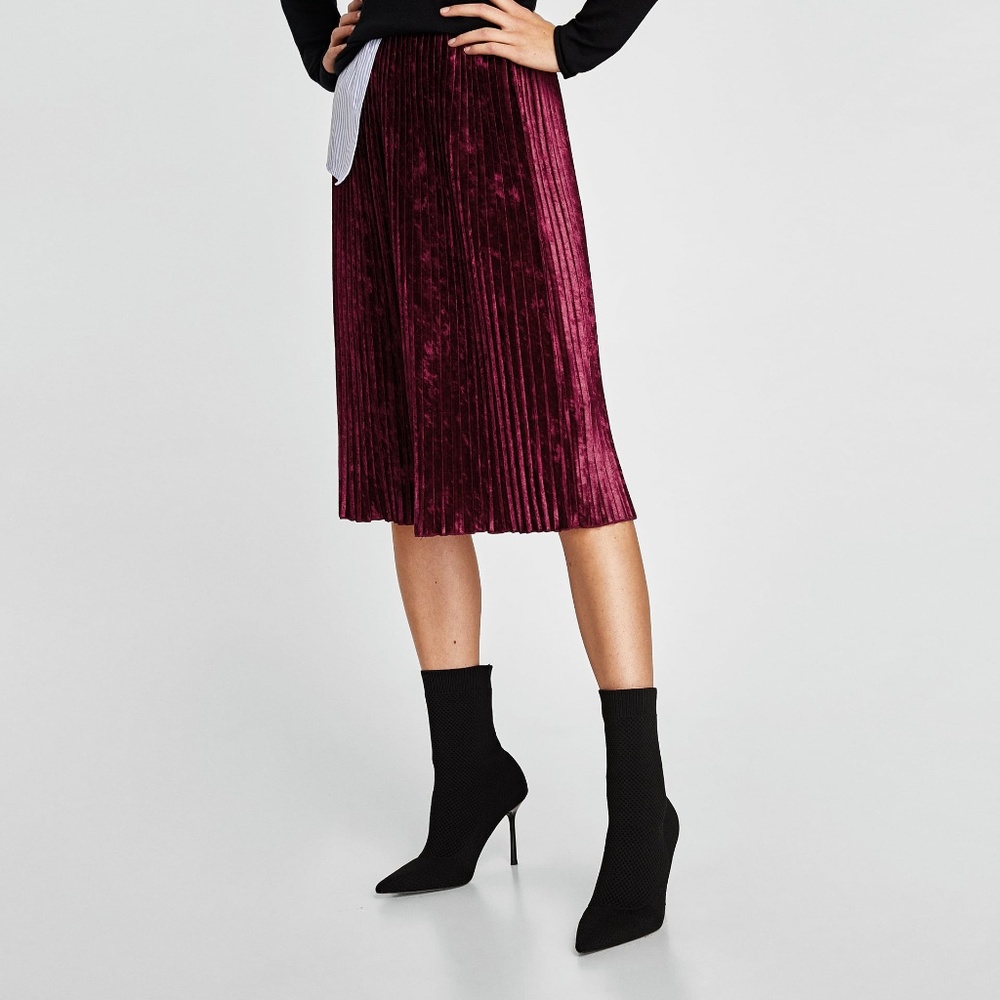 ZARA BURGuNDY PLEATED VELVET SKIRT